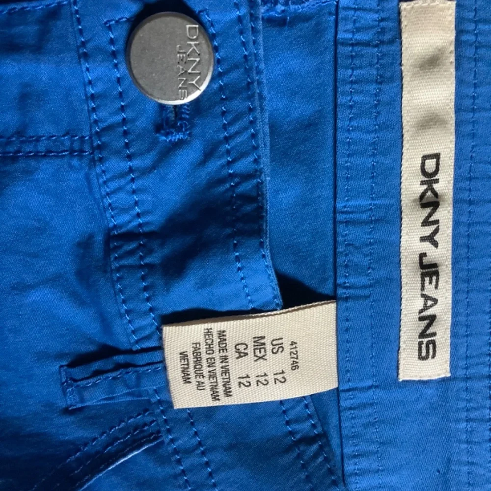DKNY JEANS size 12 bright blue shorts - Picture 5 of 6
